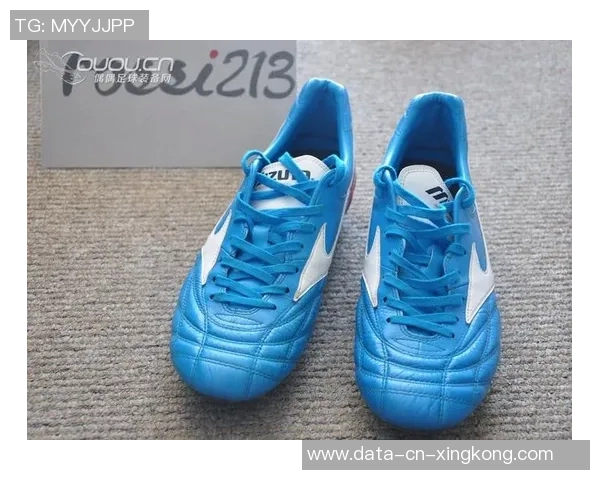 掌握足球鞋鞋带穿法提升你的场上表现与舒适度技巧分享